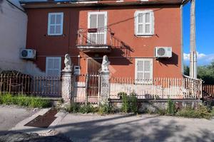 CASA SEMINDIPENDENTE A MONTE SAN GIOVANNI CAMPANO