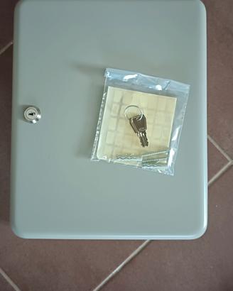 Cassetta portachiavi 48 posti nuova 