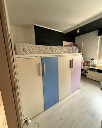 Letto singolo a soppalco con armadio incorporato