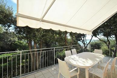 Castiglioncello, 50 m dal mare, terrazza vista mar