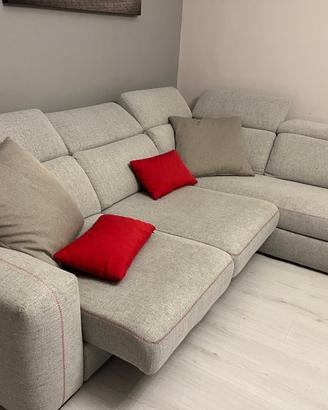 Divano letto con penisola e sedute regolabili