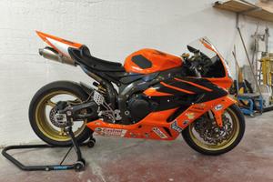 Honda cbr1000rr pronto pista