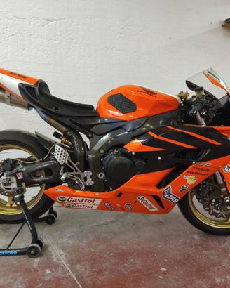 Honda cbr1000rr pronto pista