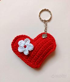 PORTACHIAVI CUORE FATTO A MANO ALL'UNCINETTO 