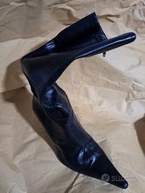 Stivale tacco sottile a punta , nero in pelle T.37