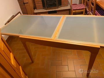 Tavolo massiccio e vetro temperato, estensibile