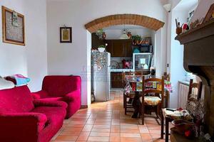 Casa indipendente di 156 m² con 4 locali a Anghiar