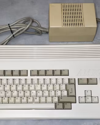 Amiga 1200 Bianchissima 10MB CF 4GB WHDLoad Wb ins