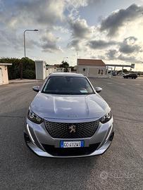 Peugeot 2008 elettrica 136 cv Allure Pack