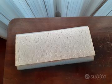 Pochette color argento