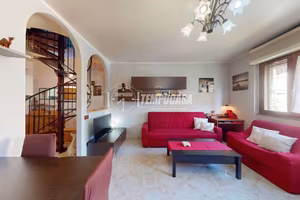 Bilocale in recente contesto condominiale con poss