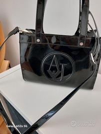 borsa vernice nera Armani Jeans Abbigliamento e Accessori In vendita a Brescia