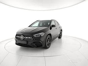 MERCEDES-BENZ GLA 200 d 4MATIC
