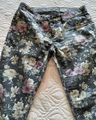 Pantalone a fiori Stradivarius