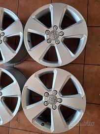 4 cerchi in  lega audi 17 originali 