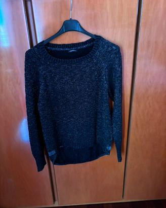 Maglioncino nero con fili argentati