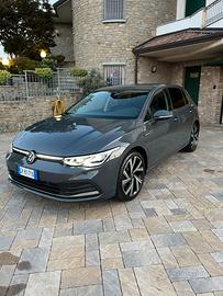 Golf 8. 1.5 style 150 CV dsg Fari Matrix