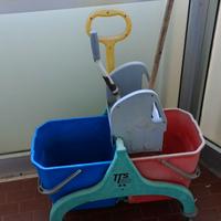 Carrello lavapavimento con 2 secchi blu e rosso, s