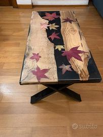 Tavolino da caffè artigianale in legno e resina