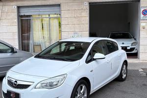 Opel Astra 1.7 CDTI 110CV 5 porte Cosmo