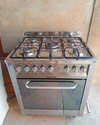 Fornello un acciaio inox , Ariston 