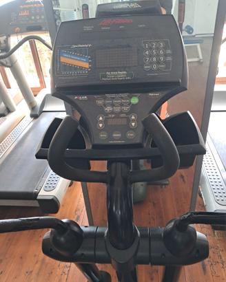 Cross trainer autoalimentato lifefitness 9500hr
