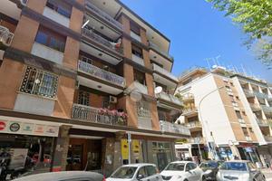 3 LOCALI A ROMA