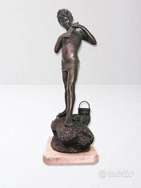 Scultura vintage Pescatoriello in metallo 73,5 cm
