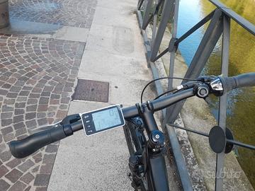 Ebike uomo praticamente nuova