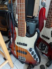 American Deluxe Jazz Bass

