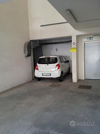 Box auto via Antonio dell' abate 31/b Lecce