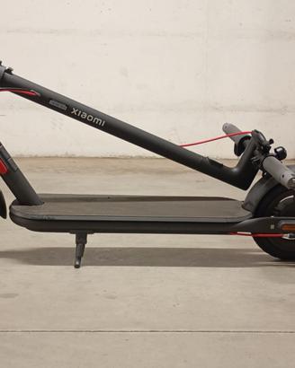 Monopattino Elettrico Xiaomi 4Lite