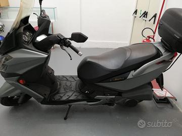 Sccoter Kymco G DINK 300