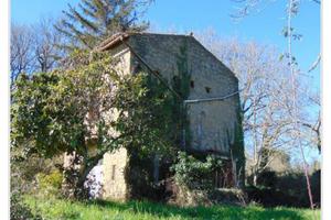 Rustico con progetto approvato