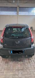 Opel Agila , buon usato , motore scattante .
