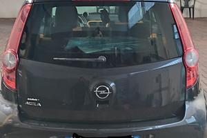 Opel Agila , buon usato , motore scattante .