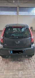 Opel Agila , buon usato , motore scattante .