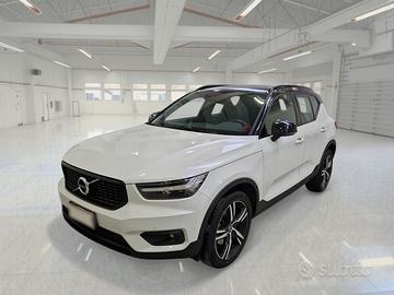 VOLVO XC40 B4 AWD Geartronic R-Design
