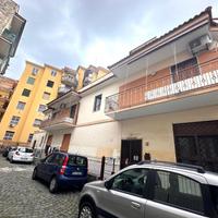 MONOLOCALE A TORRE DEL GRECO