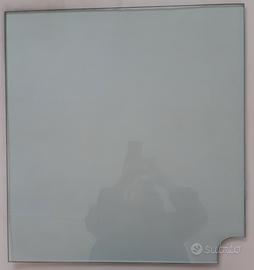 2 ripiani in vetro temperato con grimagliera