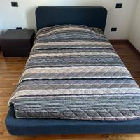 Letto singolo una piazza e mezza con comodino