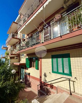 3 LOCALI A POZZUOLI