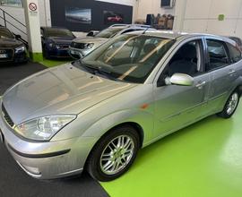 Ford Focus 1.6i 16V cat 5p. Ghia GPL