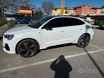 Audi Q3 Sportback Identity Black 2025