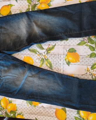 Jeans in denim