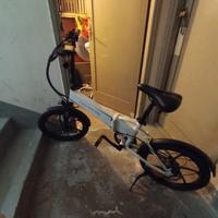 Bici elettrica con pedalata assistita