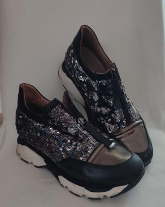 scarpe sportive 
