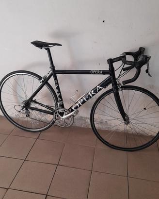 bici da corsa Opera Pinarello 