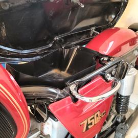 moto d'epoca restaurata in buone condizioni 