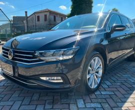 Volkswagen Passat Variant 2.0 TDI SCR CON FINANZIA